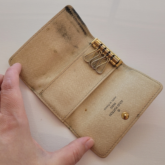 Louis Vuitton Damier Azur Multicles 4 Key Holder 🔑 - Picture 7 of 16